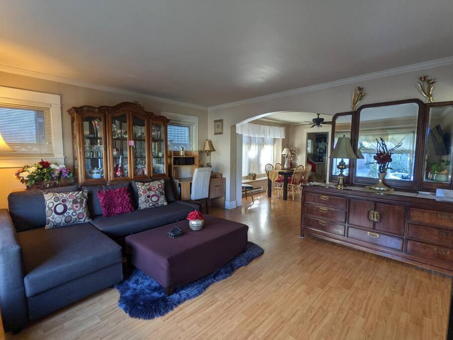 Walker Paradise #2 With 1 Permitted Street Parking In Front Holiday home