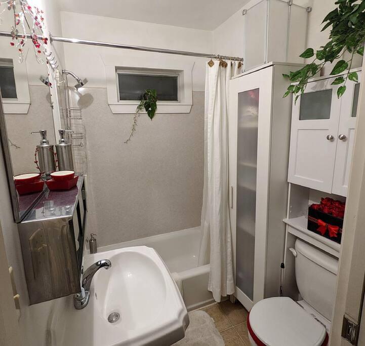 Holiday home Walker Paradise #2 With 1 Permitted Street Parking In Front Seattle